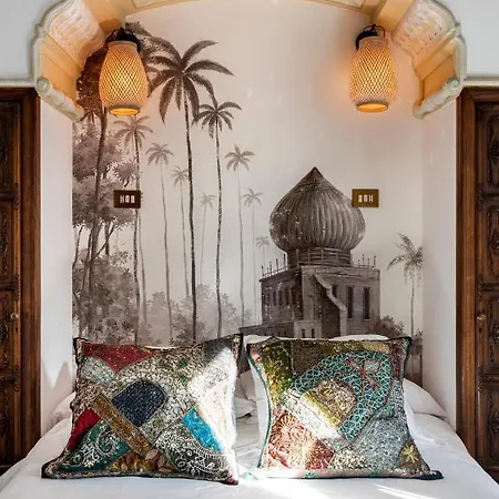 Pajaro Rebelde Bed & Breakfast Seville Exterior photo