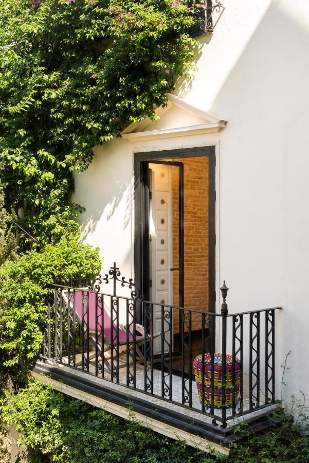 Bed & Breakfast Pajaro Rebelde Seville